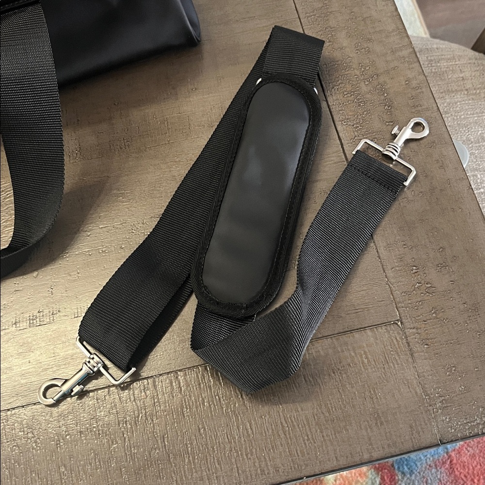 Versace Weekender Bag-NEW - Picture 11 of 12